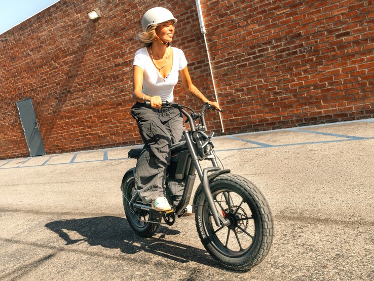 Segway Xyber Air 电动自行车配备坡道起步辅助和下坡控制功能,为骑行者提供帮助。
