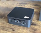 微星 NUC 2MG 的集成扬声器在纸面上非常出色，但在实际使用中，其音量对于许多环境来说都太小了（图片来源：Notebookcheck）