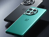 OnePlus 将为 Ace 2 Pro 提供常规的绿色和黑色两种配色。(图片来源:OnePlus)