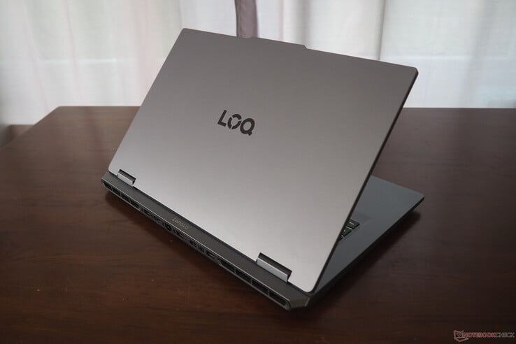 联想 LOQ 17