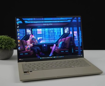 配备骁龙 X2 Elite 处理器的华硕 Zenbook A14 笔记本电脑
