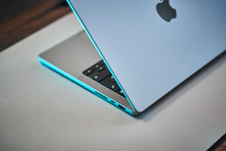 Apple MacBook Pro 14 2023。测试设备由。