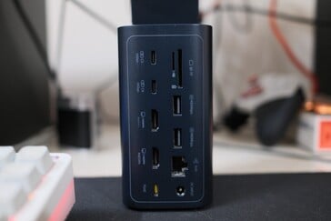 Baseus Spacemate RD1 Pro 的所有后置接口。