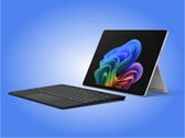 Surface Pro 12 "商务版 "有黑色和铂金两种颜色可供选择。