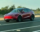 红色的特斯拉 Model Y 标准版（图片来源：Moose/X）