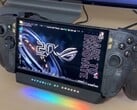 华硕 ROG Ally X20 采用半透明外壳。