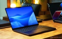 Apple 苹果计划在未来十二个月内推出两代 MacBook Pro。