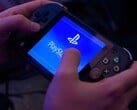 传闻中的新款 PS6 掌上电脑模型（图片来源：索尼 PlayStation，有编辑）