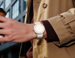 Realme Watch S5 采用了引人注目的设计。
