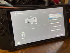 左侧 Joy-Con 2 在连接 Switch 2 手持设备时显示为分离状态。(图片来源：IcyBoi23 on Reddit）