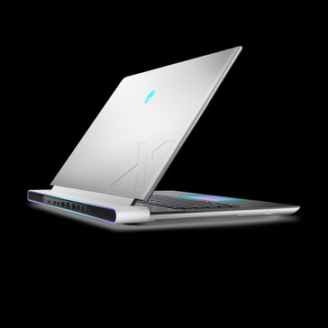 Alienware x16 R2 端口（图片来自戴尔）