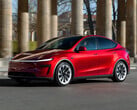行驶中的 2026 年新款特斯拉 Model Y。(图片来源：特斯拉）