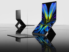 最新的 Zenbook Duo 仍配备内置支架，可实现精心设计的双屏模式。(图片来源：华硕）