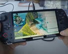 GPD Win 5 看起来就像一个超大号的 GPD Win 4，按钮的位置经过重新调整。(图片来源：GPD）