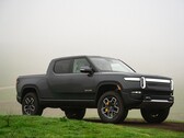 2024 Rivian R1T 的起价为 71,700 美元。(来源：Rivian）