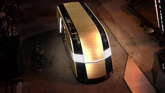 Robovan 看起来与 Robotaxi 一样具有未来感(图片来源:特斯拉)