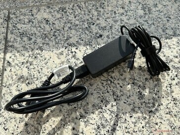 45 瓦 USB-C 电源（20V 2.25A）