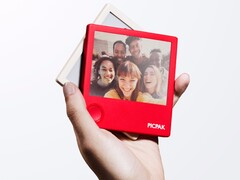 PicPak 是一款配备彩色电子墨水面板的智能显示屏，电池寿命长达 400 天（图片来源：AutoHeart）