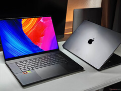华硕 ProArt P16 与Apple MacBook Pro 16（图片来源：Notebookcheck）