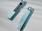 Fiio Snowsky Echo便携式高解析度音频MP3播放器有天蓝色款。