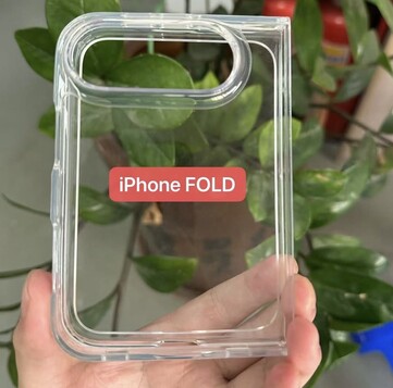 泄露的 iPhone Ultra/Fold 手机壳
