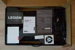 联想Legion Pro 5的包装盒内容