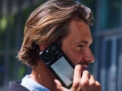 SmartInk I：配备电子墨水显示屏的 iPhone 保护壳（图片来源：Reetle）