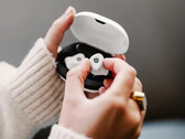 赛睿 Arctis GameBuds 游戏耳塞（图片来源：SteelSeries）