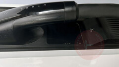 带有付费屏幕硬件的特斯拉V4超级充电站(图片:特斯拉英国车主/推特)