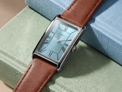 Timex 1976 Lexington 复刻版灵感腕表 TW2Y78900,配以冰蓝色表盘配色