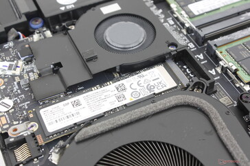 主 M.2 2280 PCIe5 x4 插槽（已移除散热器）