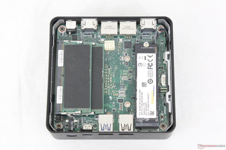 Cubi NUC AI+ 3MG 主板