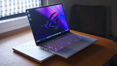 2024 华硕 ROG Zephyrus G14 六款 SKU 中的两款现已发售（图片来源：YouTube 上的 NotebookcheckReviews）