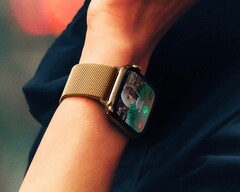 Apple Watch Series 10 是气候中立产品，至少根据Apple 的宣传是如此（图片来源：Apple)