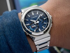 卡西欧 G-Shock GST-B1000D 手表（图为 GST-B1000-2A）现已在美国上市。(图片来源：卡西欧）