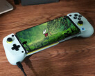 GameHub 5.0 版本还提升了性能。图为空洞骑士》：在Android 手机上运行。(图片来源：GameSir 和 Steam - 已编辑）
