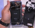 谷歌 Pixel 9a 电池更换拆卸