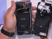 谷歌 Pixel 9a 电池更换拆卸