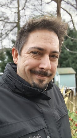 与 Poco F8 Ultra 自拍