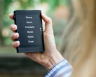 Light Phone 3 采用 OLED 显示屏和简约的用户界面。(图片：Light Phone）