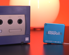 任天堂 Gamecube 与钥匙扣大小的任天堂 Kawaii Wii 的对比截图