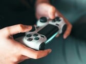现代 PlayStation 控制器（如 DualShock 4）可与 RPCS3 完美兼容。