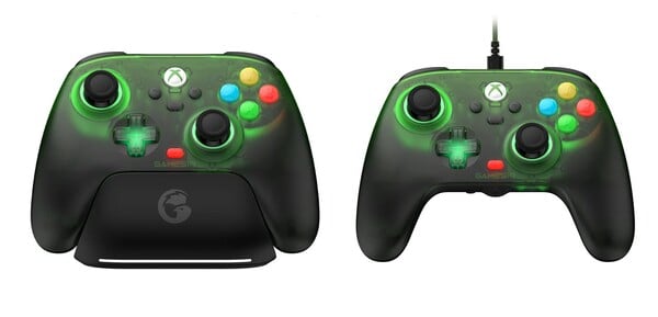GameSir 的 T7 Pro Retro Green 可以无线连接到 Xbox 主机,而 T7 Pro W Retro Green 则是有线手柄。