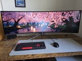 Titan Army C49C1S，屏幕上显示着日本樱花