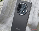 黑色配色的 Oppo Find N5。(图片来源：Notebookcheck）