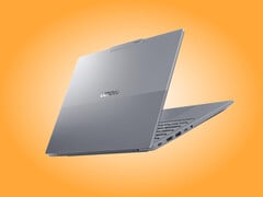 ThinkBook 14 Gen Q8Y,采用 Luna Grey 配色。