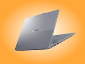 ThinkBook 14 Gen Q8Y，采用 Luna Grey 配色。