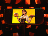 《Yes Chef!》是一款充满烹饪元素的游戏。图为：Steam Deck 设备，显示《Tavern Manager》的游戏封面图片。