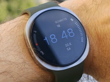 阴影中的 Galaxy Watch9