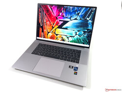 在审查中。HP ZBook Studio 16 G9。样品设备由德国惠普公司提供。